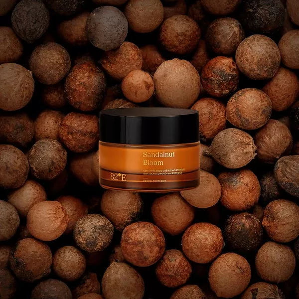 82°E By Deepika Padukone Sandalnut Bloom Smoothening crème moisturiser with sandalwood and peptides - 50 ml
