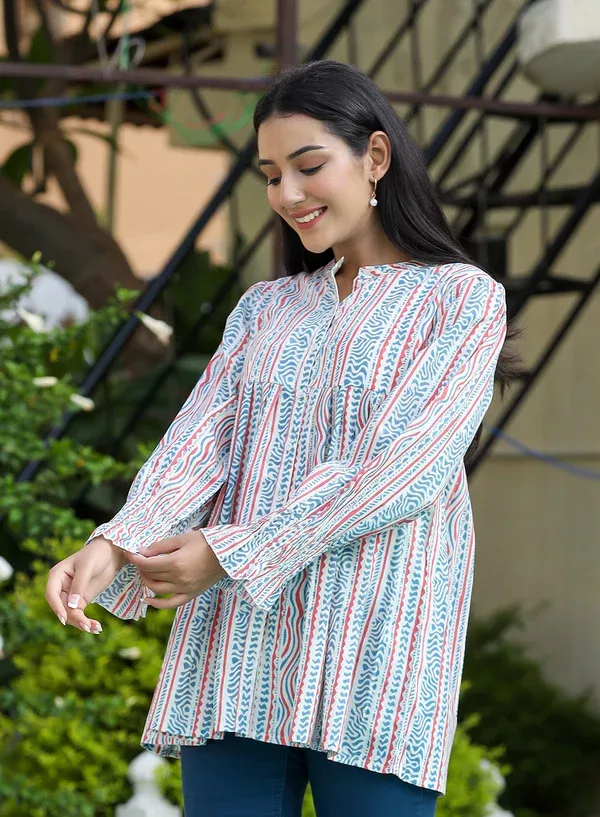 Kaajh Women's White Blue Printed Cotton Top - S
