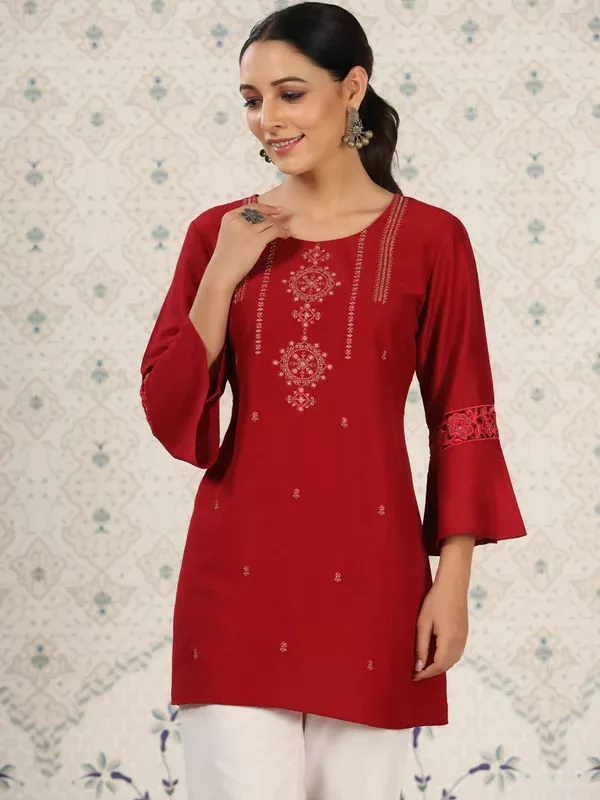 Red Chinon Embroidered Straight Top - Zeny - S