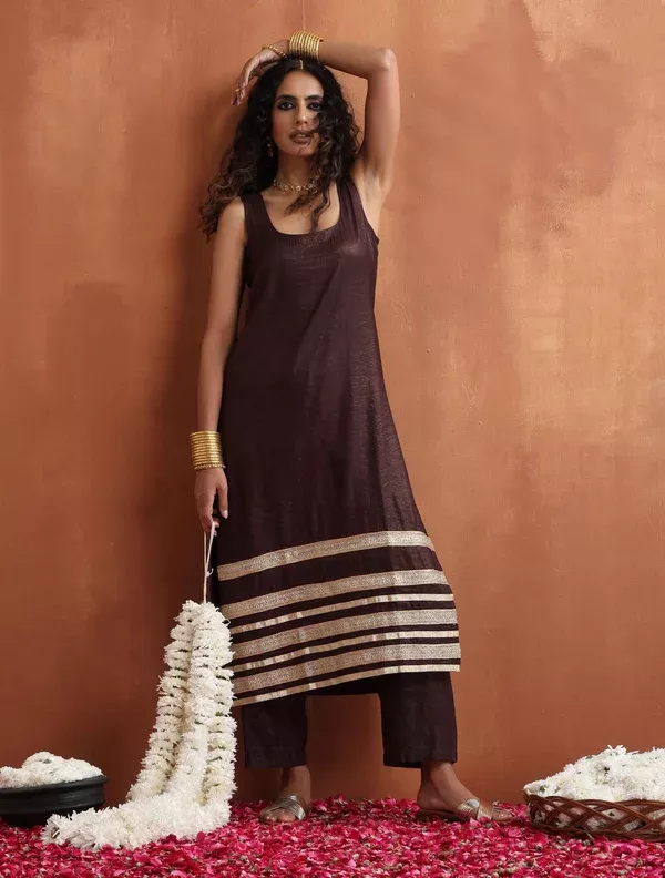 trueBrowns Brown Metallic Straight Kurta Set - XS