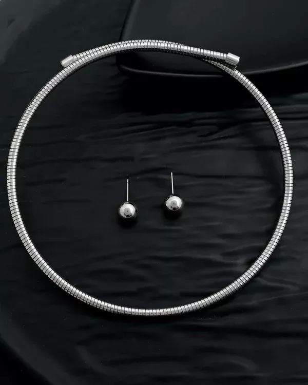 VOJ Silver Plated Western Snake Hasli with Studs Earrings Set